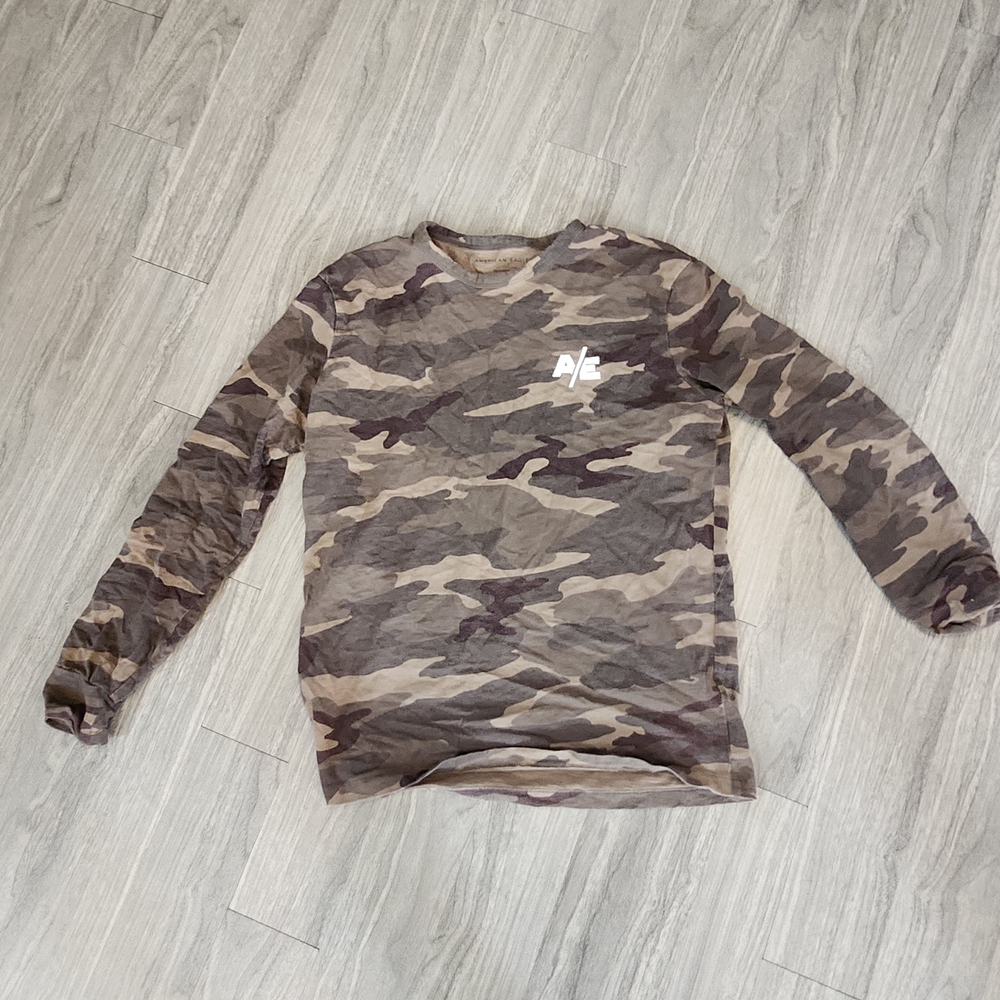 American Eagle Outfitters Men's Camouflage Long Sleeve Shirt